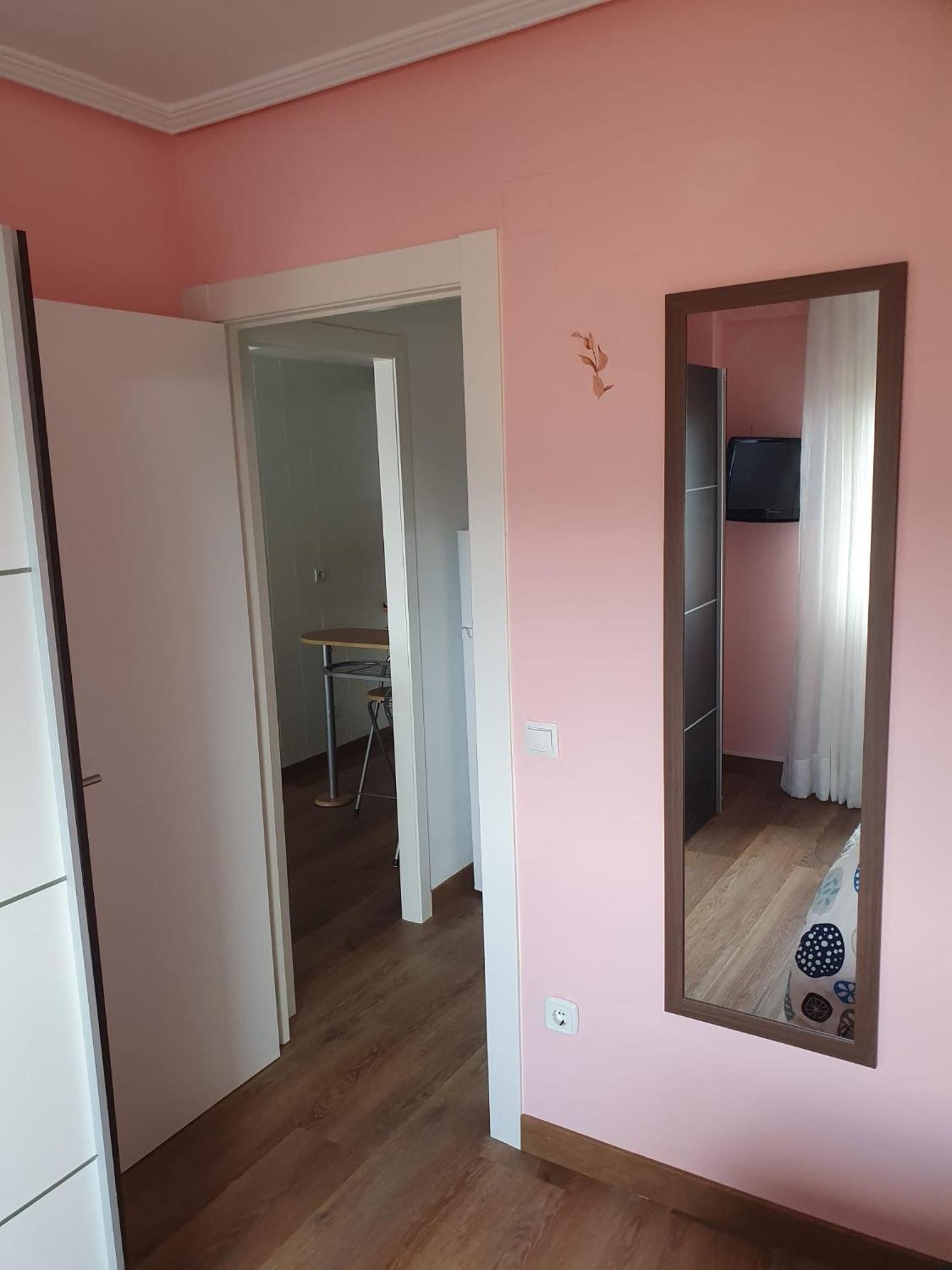 Vistas Monte Naranco Apartamento Con Parking 5Euros Al Dia Овьедо Экстерьер фото